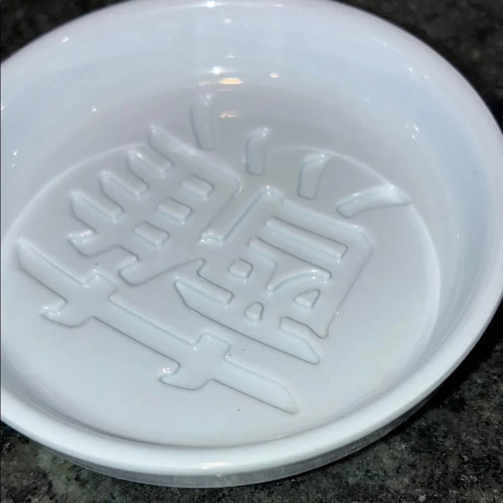 White Melanine Dish Set with Origami Crane Holders  Dip trays & Chopstick rests. - Picture 4 of 5